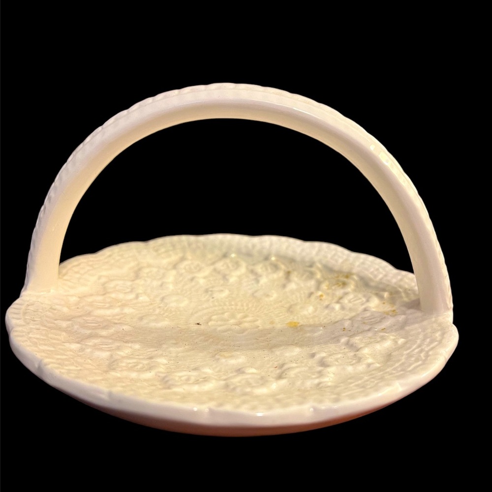 Ceramic‎ basket dish